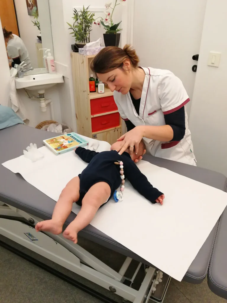 Séance d'ostéopathie pour nourrisson avec Mélanie Gauthier, Centre Thérapeutique Balard